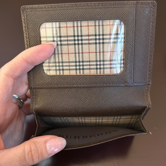 Burberry I’d card case - Picture 3 of 8